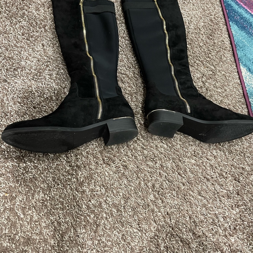 Boots - Picture 3 of 5